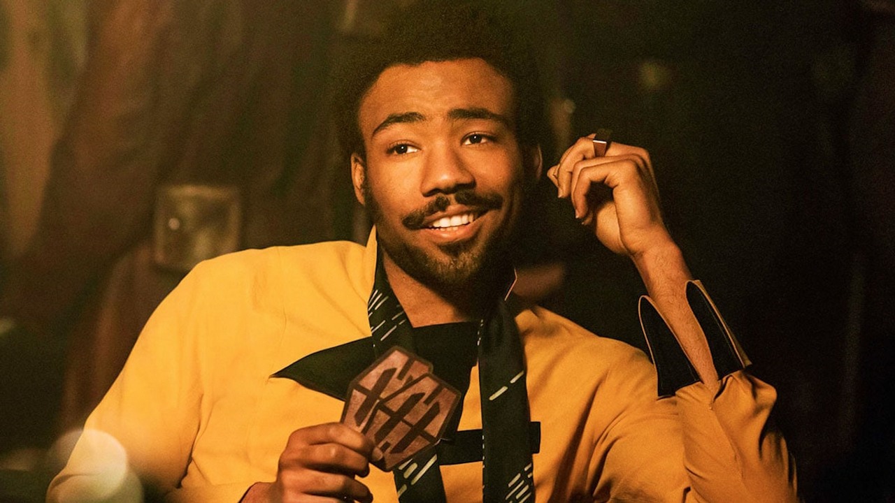 Lando wyląduje w kinach. Serial Star Wars o charyzmatycznym bohaterze przekształcono w film, źródło grafiki: Han Solo: Gwiezdne wojny – historie, Ron Howard, Lucasfilm, 2018.