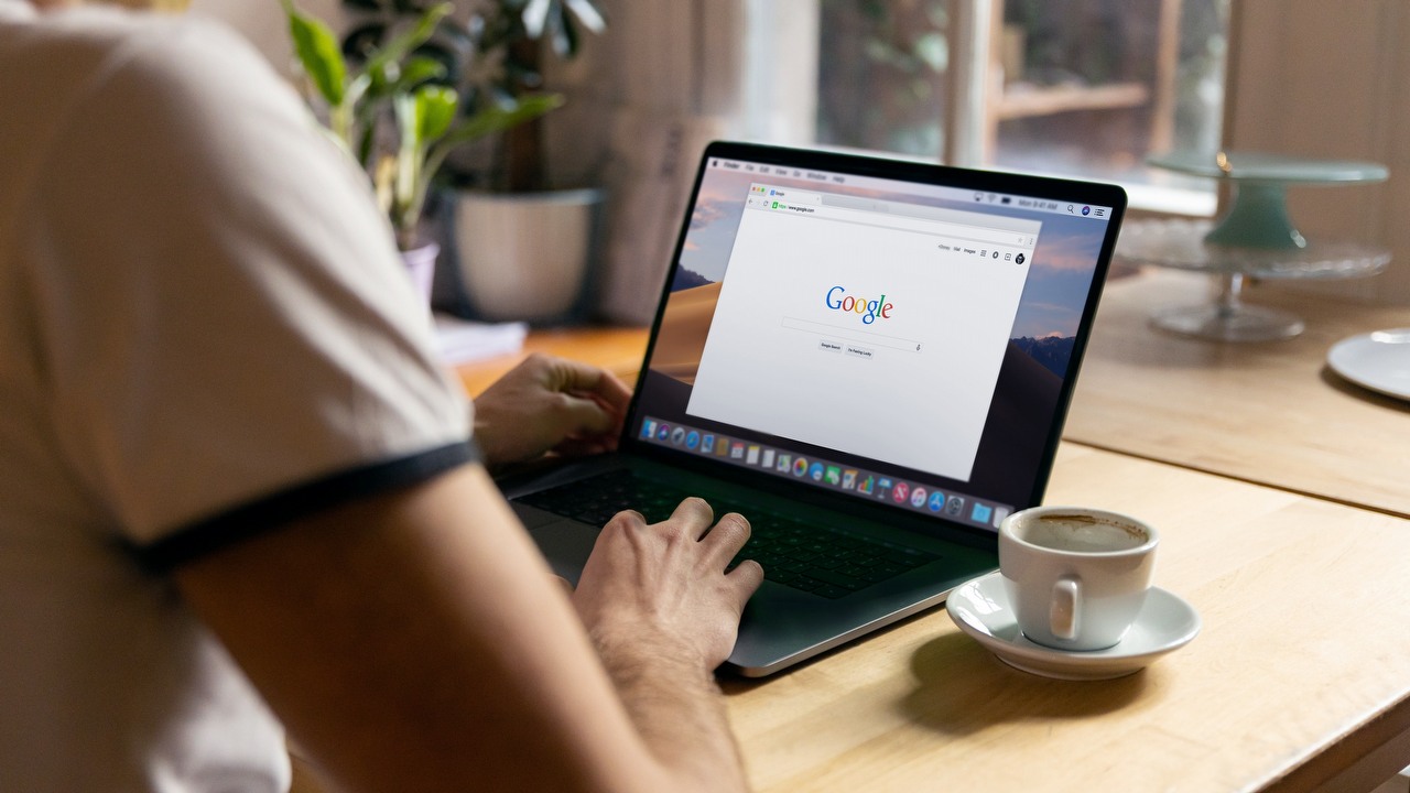 Przeglądarki internetowe z poważną luką w zabezpieczeniach; zaktualizuj je natychmiast, źródło grafiki: Unsplash | Firmbee.