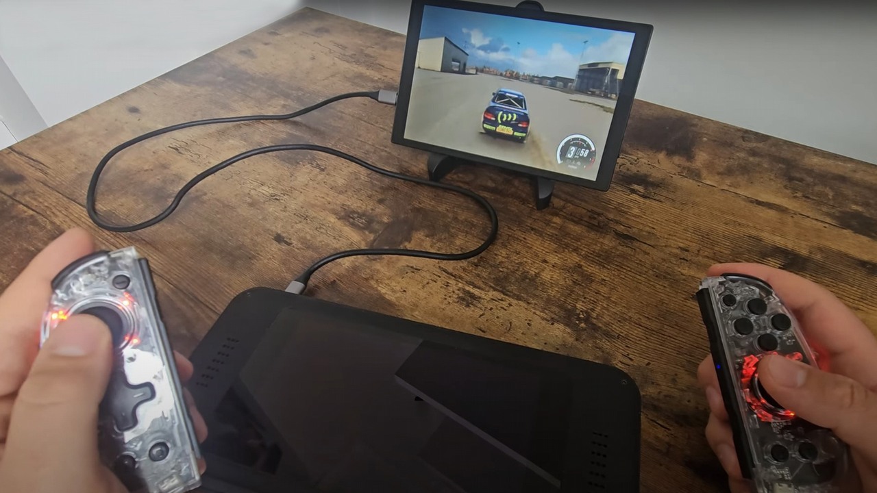Pomysł YouTubera może zrewolucjonizować handheldy; modularna budowa pozwoli je ulepszać, źródło grafiki: YouTube/Pitstoptech.