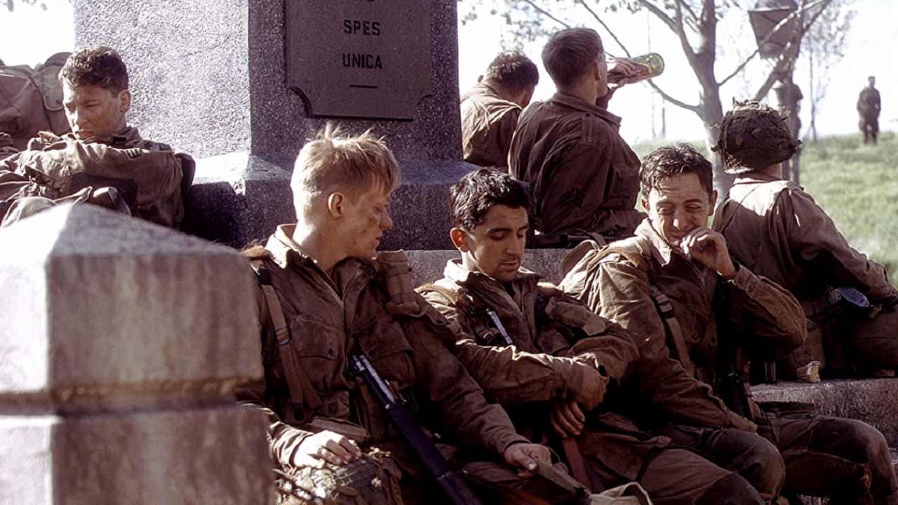 O tych 5 historycznych błędach z Kompanii braci trudno zapomnieć, źródło grafiki: Kompania braci, Steven Spielberg, HBO, 2001.