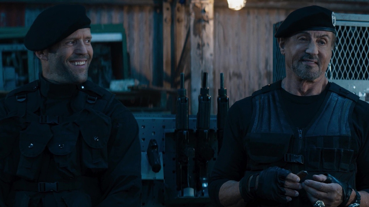 „Stworzyliśmy Jasona Stathama”. Dzięki Bruce’owi Willisowi i kultowemu filmowi sci-fi aktor stał się gwiazdą kina akcji, źródło grafiki: Niezniszczalni 4; Scott Waugh; Lionsgate Films; 2023.