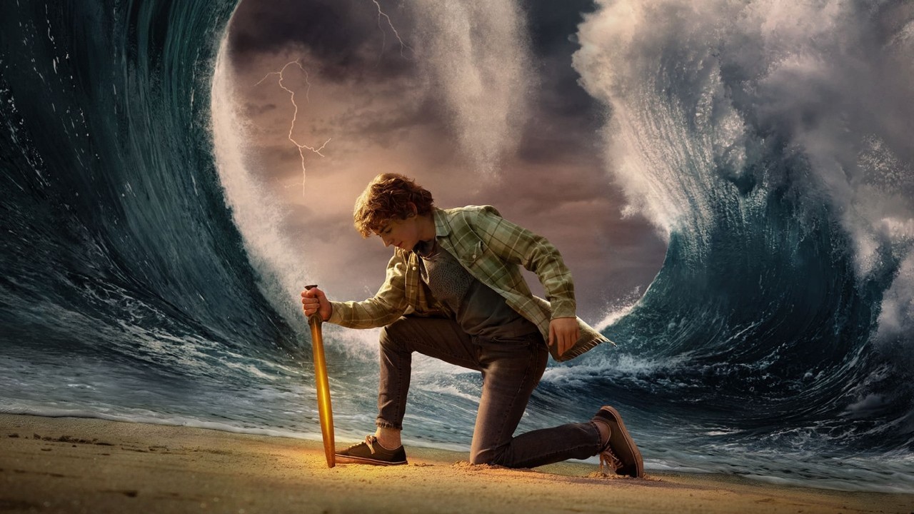 Disney Plus prezentuje zwiastun ekranizacji uwielbianej serii fantasy. To już drugie podejście do tej niezwykłej historii, źródło grafiki: Percy Jackson i bogowie olimpijscy; James Bobin; Disney+; 2023.