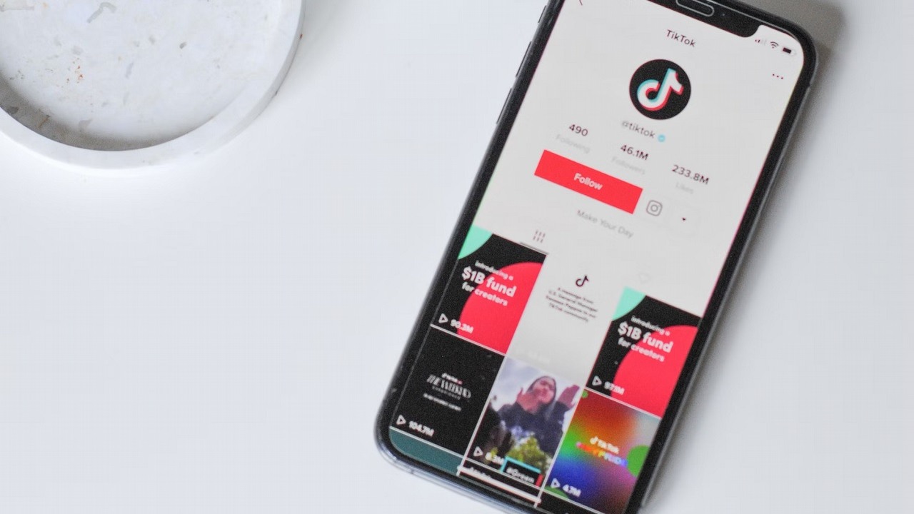 Co znaczy DC na TikTok?, źródło grafiki: Nik | Unsplash.