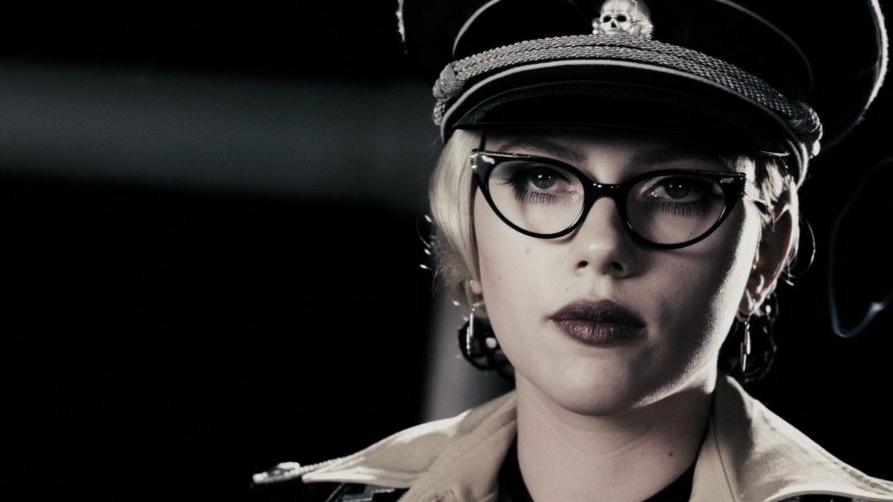 2 lata przed debiutem w Marvelu Scarlett Johansson zagrała w zapomnianym filmie o superbohaterach i była zawstydzona kostiumem, źródło grafiki: Spirit - Duch Miasta; Frank Miller; 2008.