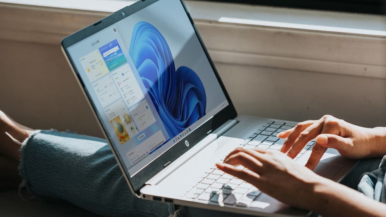 Jak przyspieszyć Windows 10 i 11?, źródło grafiki: Windows | Unsplash.