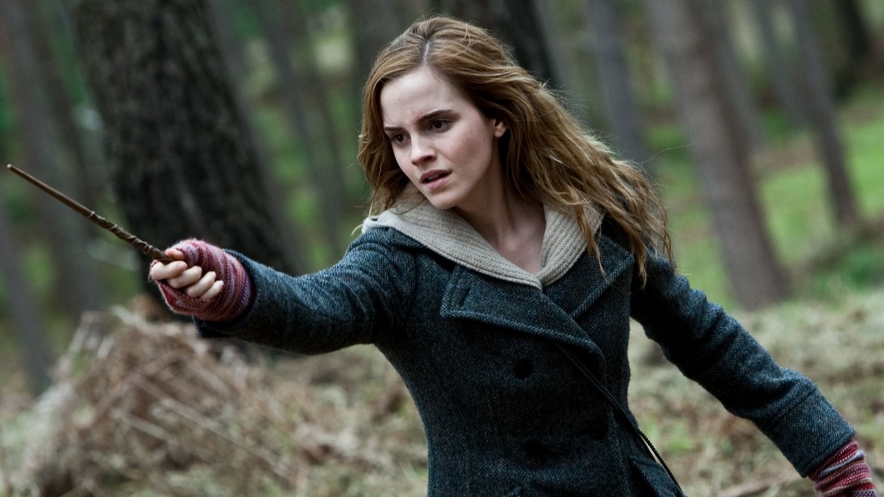 Z czwartego filmu o Harrym Potterze usunięto kontrowersyjny wątek. Fani do dziś dyskutują o tej historii Hermiony, źródło grafiki: Harry Potter i Insygnia Śmierci: Część I; David Yates; Warner Bros.; 2010.