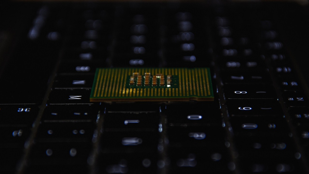 Intel Meteor Lake jednak nie dla klasycznych komputerów stacjonarnych, źródło grafiki: Unsplash | David Latorre Romero.