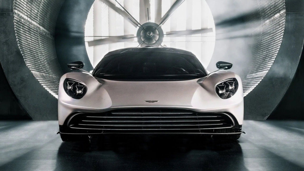 Aston Martin wypuści supersamochód wykorzystujący technologie Formuły 1, źródło grafiki: Aston Martin.