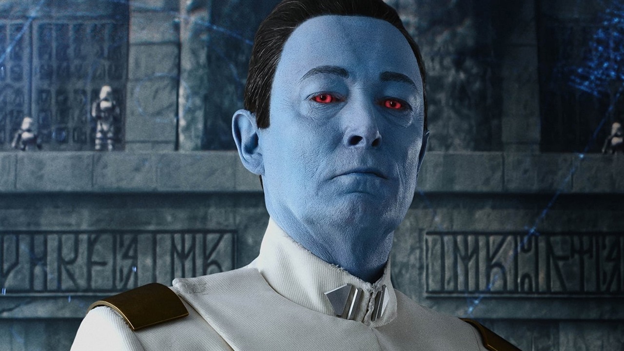 Odtwórca Wielkiego admirała Thrawna wyjaśnił, czemu złoczyńca z Ahsoki jest tak fascynujący, źródło grafiki: Ahsoka; Dave Filoni; Disney+; 2023.