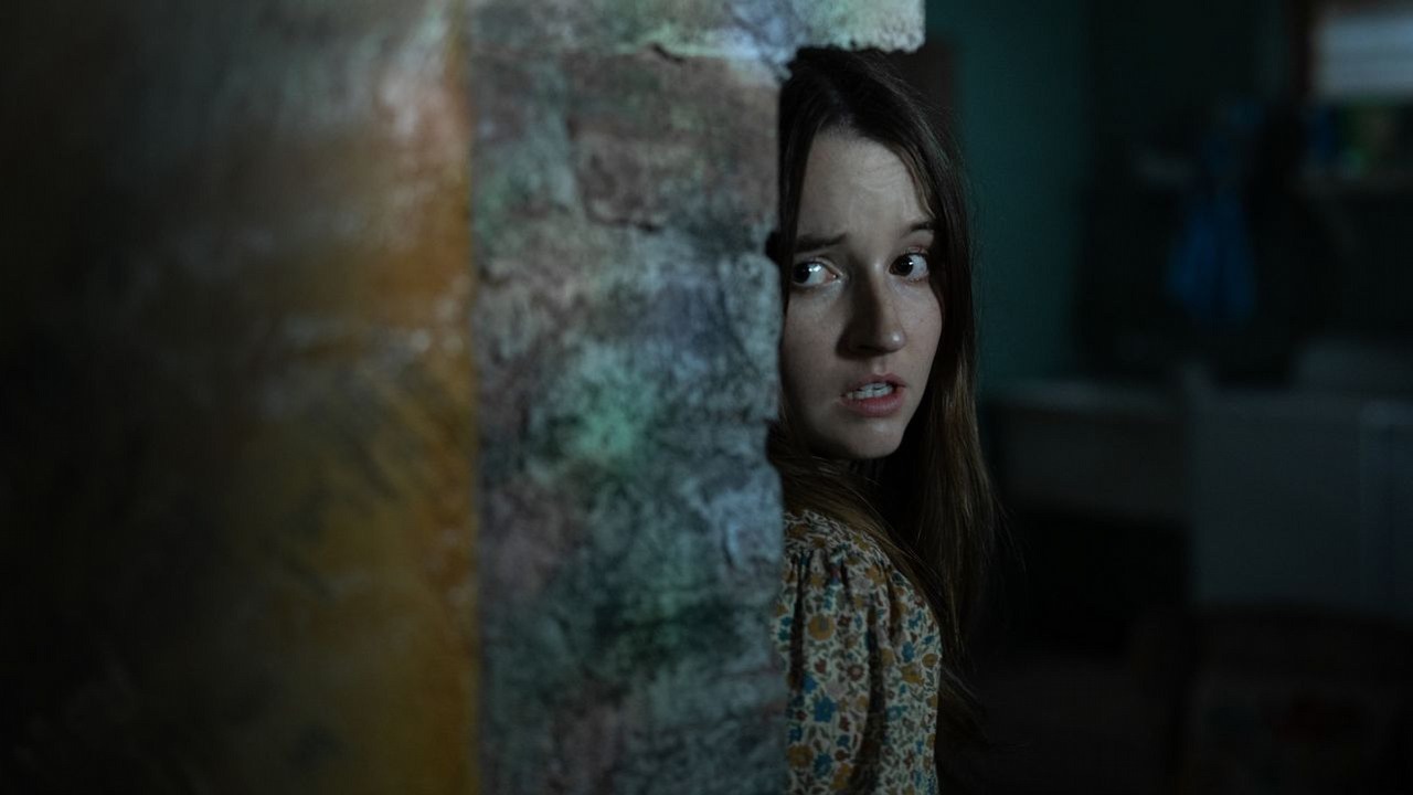 Horror sci-fi, który zrobił wrażenie na Stephenie Kingu i Guillermo del Toro jest dostępny na Disney Plus. „Jest naprawdę wyjątkowy”, źródło grafiki: Nie ocali cię nikt, Brian Duffield, 20th Century Studios, 2023.