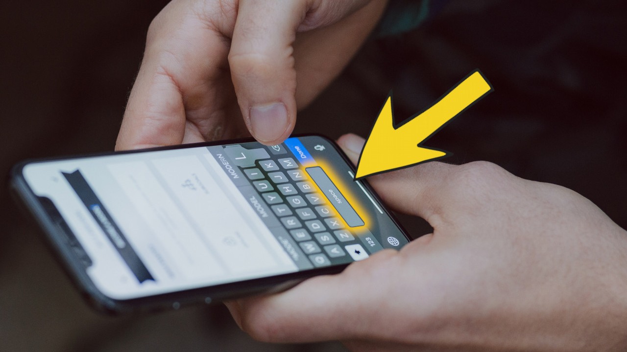 Przytrzymanie spacji to sztuczka dla iPhone'ów i telefonów z Androidem, którą powinieneś znać, źródło grafiki: Freestocks / Unsplash.