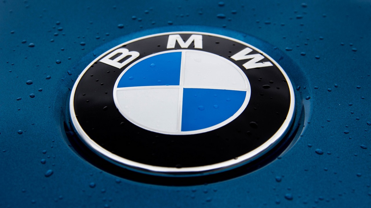 Masz BMW? Uważaj na ładowanie nowego iPhone'a, źródło grafiki: Unsplash | Philippe Oursel.