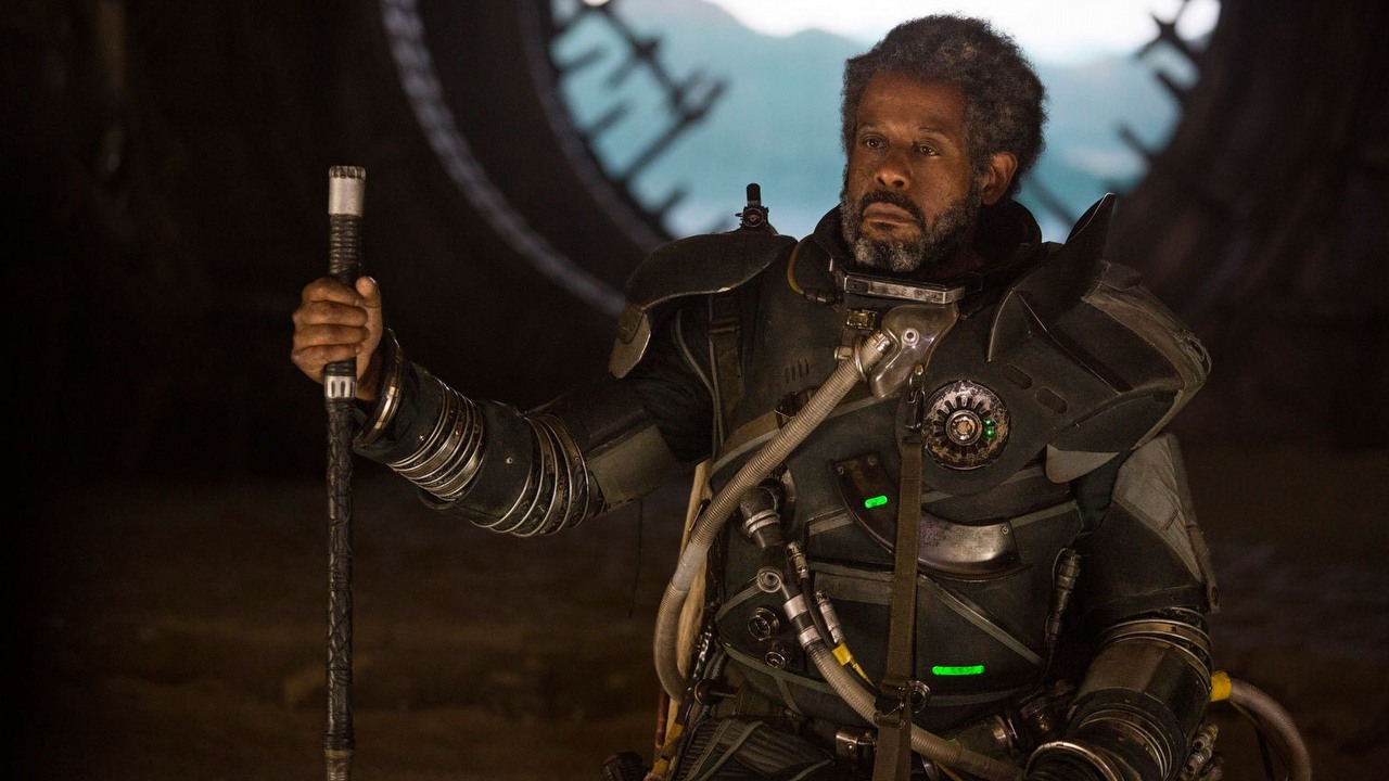 Reżyser Łotra 1 przekonuje, że jest wiele nieścisłości na temat tego, jak prequel Star Wars powstał, źródło grafiki: Łotr 1; Gareth Edwards; Lucasfilm; 2016.