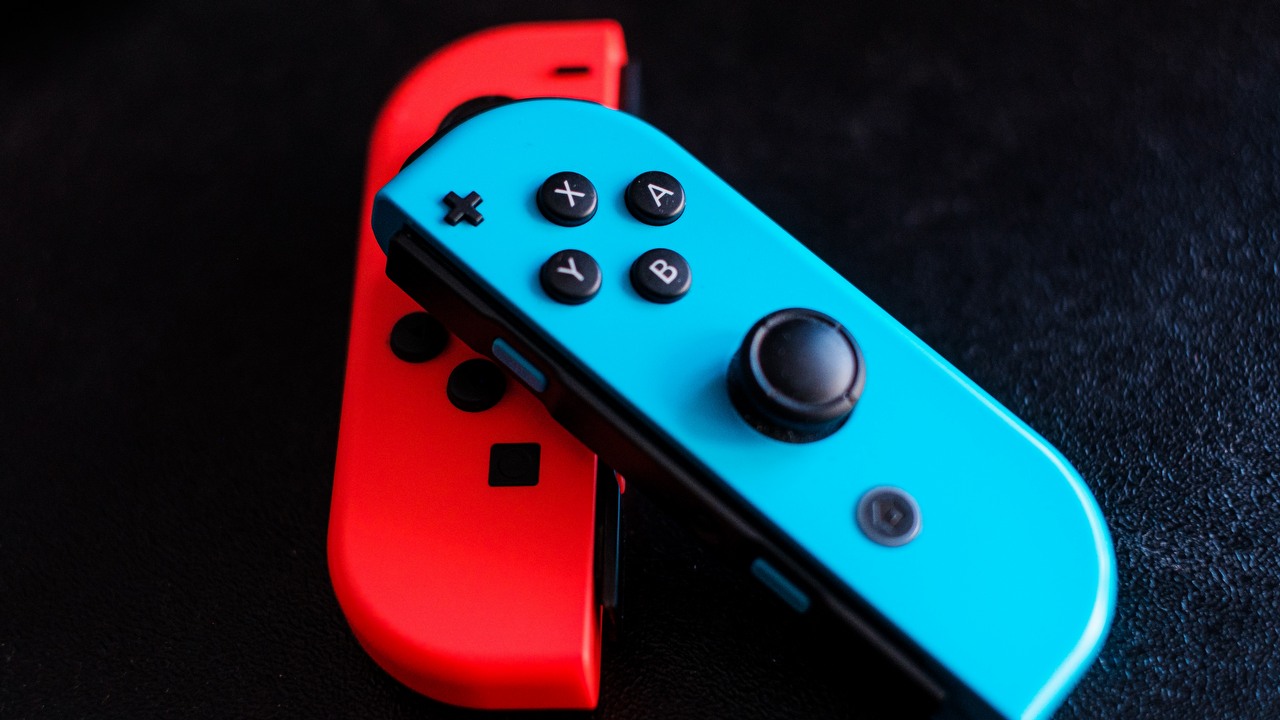 Nowy Switch może trafić do sklepów jesienią przyszłego roku według najnowszych plotek, źródło grafiki: Ehimetalor Akhere | Unsplash.