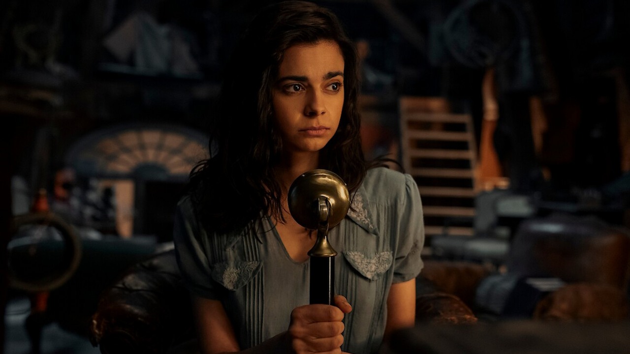 Zobacz zwiastun nowego wojennego serialu Netflixa. To adaptacja powieści nagrodzonej Pulitzerem, źródło grafiki: Światło, którego nie widać, Shawn Levy, Netflix, 2023.