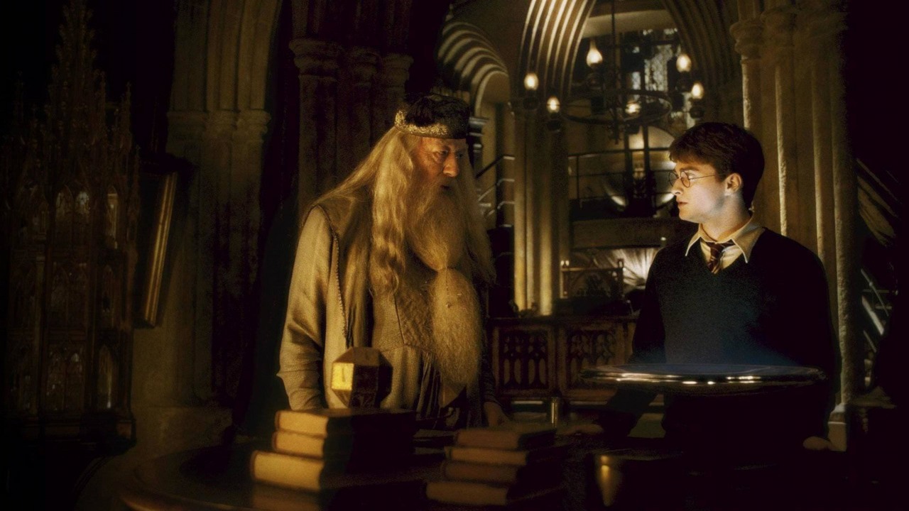 W szóstym filmie o Harrym Potterze zrezygnowano z wątku z książki, który zasadniczo zmieniłby świat czarodziejów, źródło grafiki: Harry Potter i Książę Półkrwi, David Yates, Warner Bros., 2009..