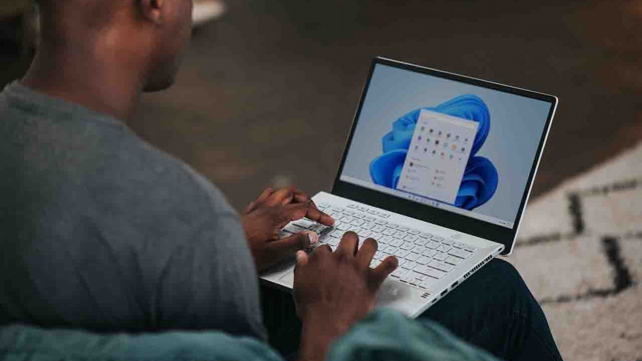 Intel mógł przypadkiem zdradzić datę premiery Windowsa 12, źródło grafiki: Unsplash | Windows.