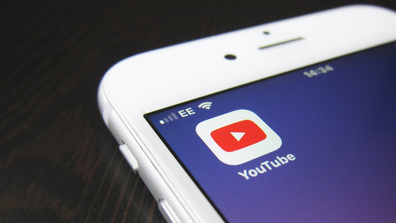 YouTube z nowymi reklamami, te zmiany mogą nie spodobać się twórcom i widzom, źródło grafiki: Unsplash | Nik.