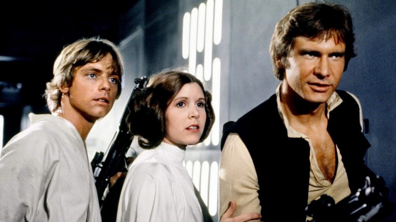 Dlaczego George Lucas nie przyszedł na premierę Gwiezdnych wojen: Nowej nadziei? Powód może zaskakiwać, źródło grafiki: Gwiezdne wojny: część IV - Nowa nadzieja, George Lucas, Twentieth Century Fox Film Corporation, 1977..