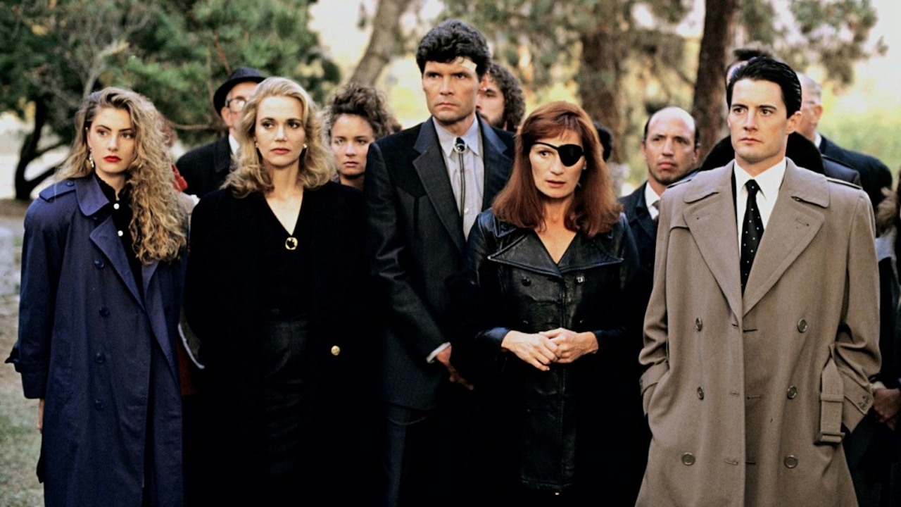 Gdzie obejrzeć Twin Peaks? Na tej platformie znajdziesz genialny thriller i jego kontynuację, źródło grafiki: Twin Peaks, David Lynch, New Line Cinema, 1990.