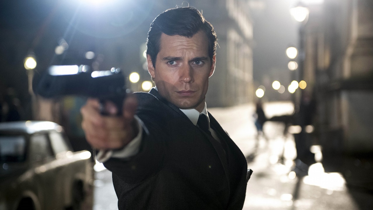 Henry Cavill niemal nie wystąpił w Kryptonimie U.N.C.L.E. Początkowo rozważano kogoś zupełnie innego, źródło grafiki: Kryptonim U.N.C.L.E., Guy Ritchie, Warner Bros., 2015.