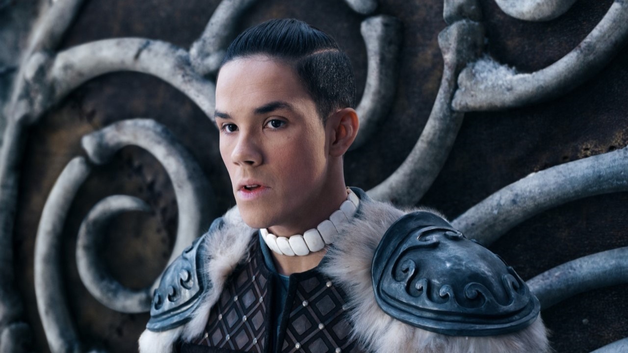 Kolejni bohaterowie z aktorskiego Awatara: Legendy Aanga prezentują się imponująco. Pokazano ulubieńca fanów, źródło grafiki: Awatar: Legenda Aanga, Bryan Konietzko, Netflix, 2023..