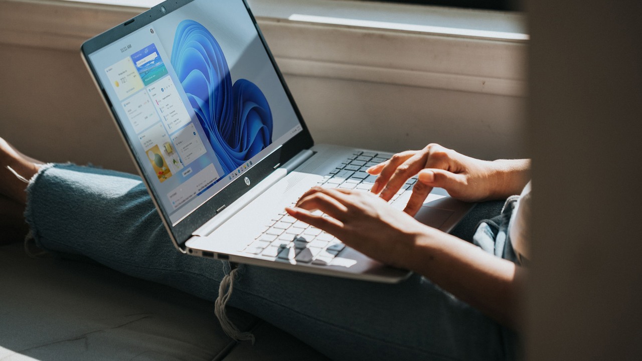 Windows 11 zainstalowany na 400 mln urządzeń; wciąż pozostaje daleko za Windowsem 10, źródło grafiki: Unsplash | Windows.