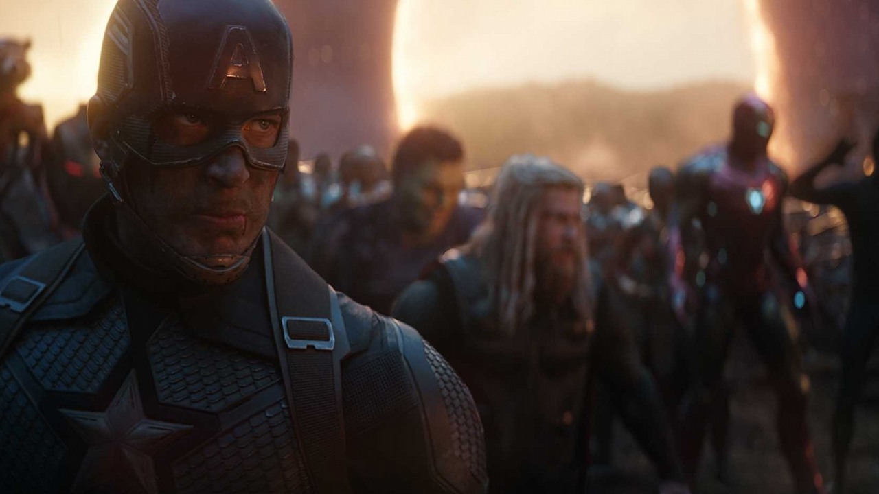 Najlepsza scena z Avangers: Koniec gry mogła nie być tak imponująca. Pierwotny plan na scenę z portalami był o wiele prostszy, źródło grafiki: Avengers: Endgame; Joe i Anthony Russo; Marvel Studios; 2019.