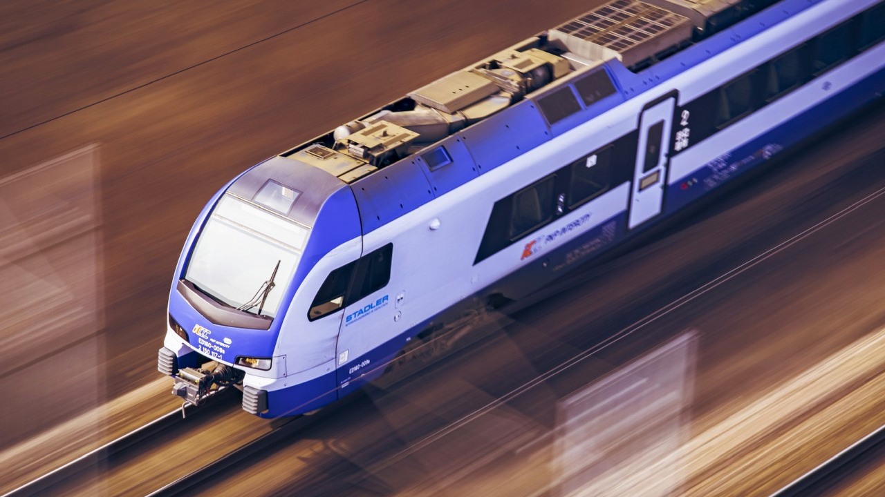 Zmiana czasu wpłynie na kursowanie pociągów, PKP Intercity przypomina o dodatkowych postojach, źródło grafiki: PKP Intercity.