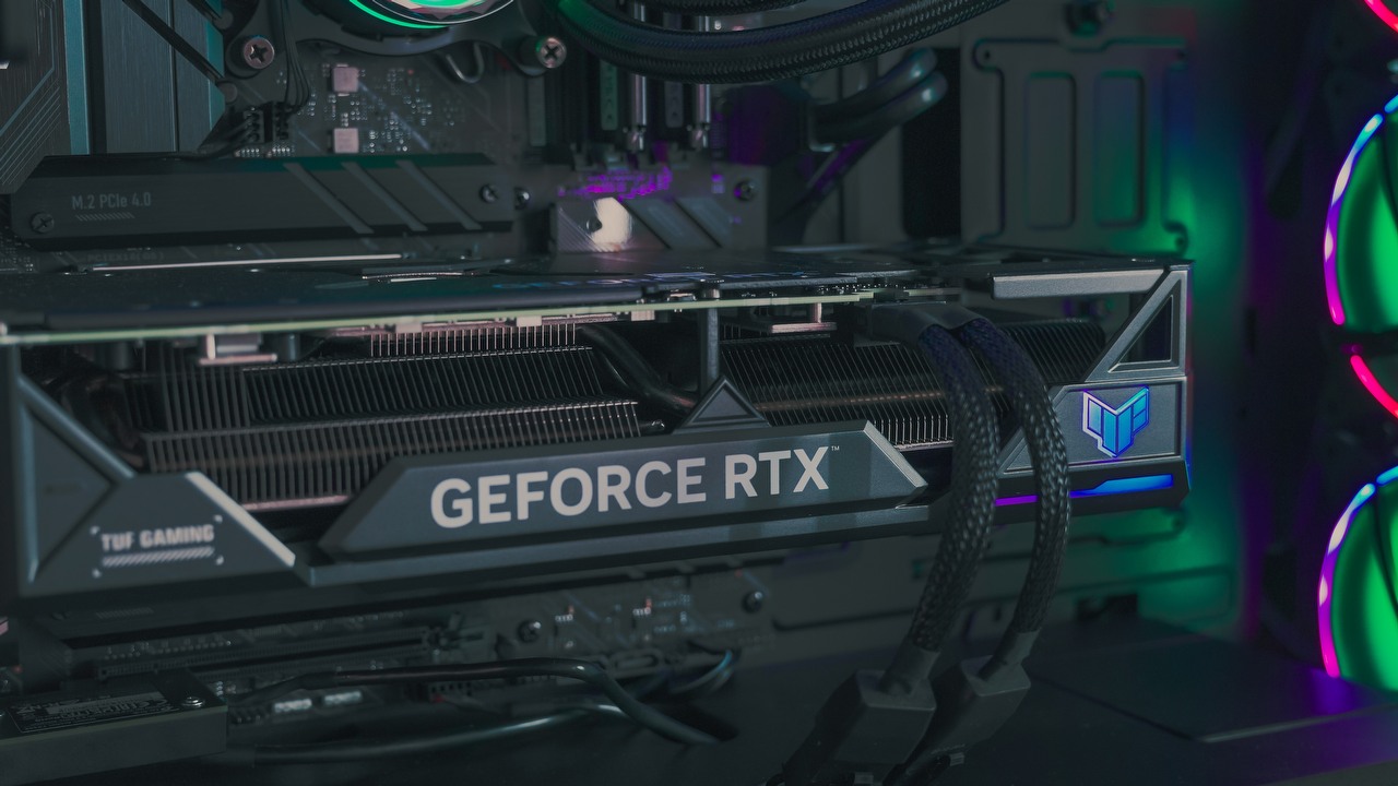 RTX 4080 SUPER kolejną kartą, która może dostać więcej pamięci, źródło grafiki: Unsplash | Onur Binay.