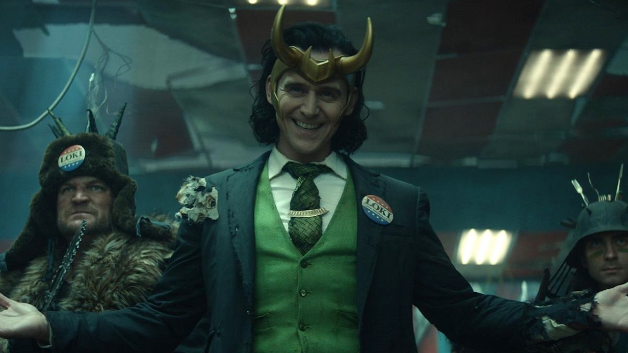 Oto, ile odcinków ma Loki z Disney Plus w 1. i 2. sezonie, źródło grafiki: Loki, Michael Waldron, Marvel Studios, 2021.