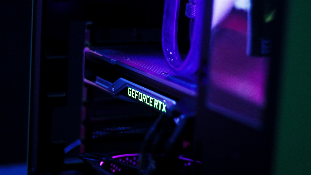 Specyfikacja kart RTX 40 SUPER w kolejnych przeciekach, źródło grafiki: Fredrick Tendong | Unsplash.