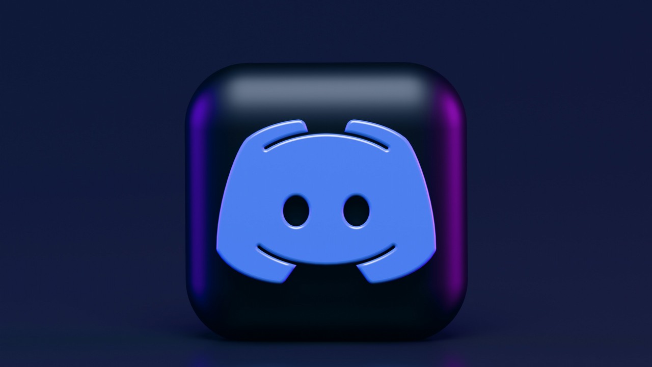 Discord zmienia zasady udostępniania plików w trosce o bezpieczeństwo, źródło grafiki: Unsplash | Alexander Shatov.