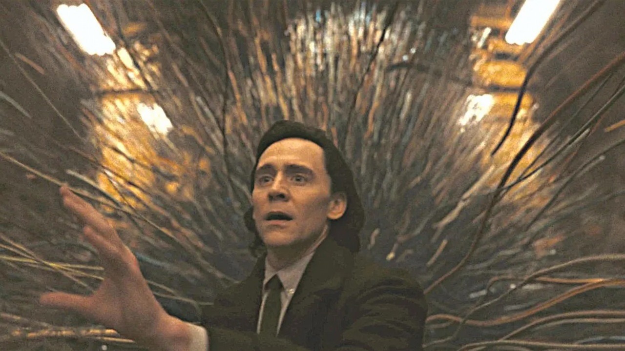 Loki ma gdzieś reguły podróży w czasie MCU. Bóg psot posiadł nową supermoc, źródło grafiki: Loki; Michael Waldron; Disney+; 2021.