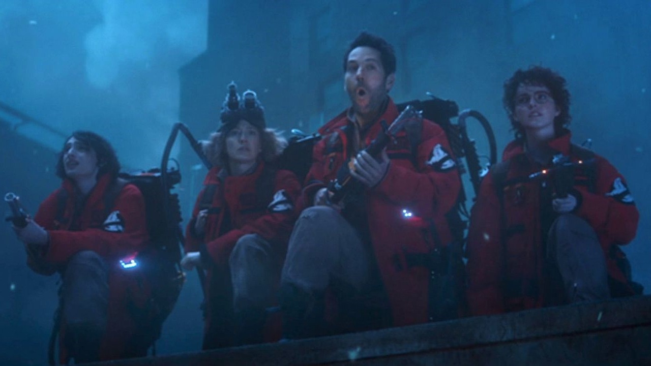 Pogromcy duchów: Imperium lodu mają swój pierwszy zwiastun. Ten trailer dosłownie mrozi krew w żyłach, źródło grafiki: Pogromcy duchów: Lodowe imperium, Gil Kenan, Columbia Pictures, 2024.