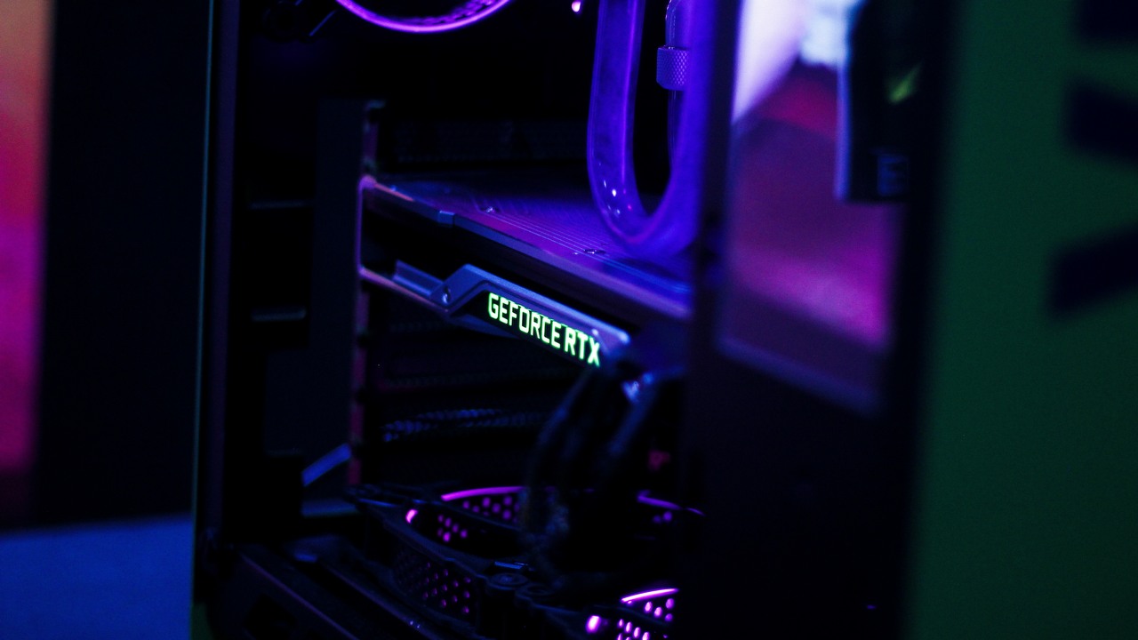 Aktualizacja NVIDIA GeForce Experience 3.27 dodaje obsługę kart RTX 40 dla laptopów, źródło grafiki: Unsplash | Fredrick Tendong.