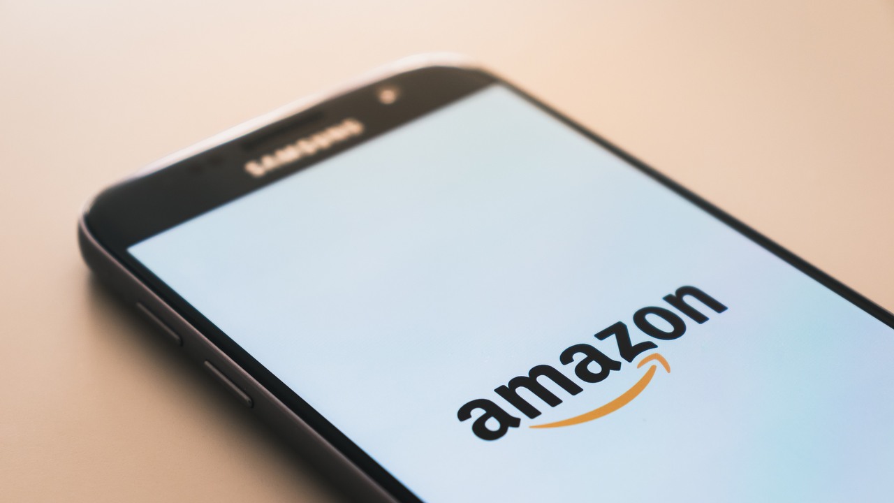 Black Friday w europejskim Amazonie upłynęło pod znakiem strajków pracowników, źródło grafiki: Unsplash | Christian Wiediger.