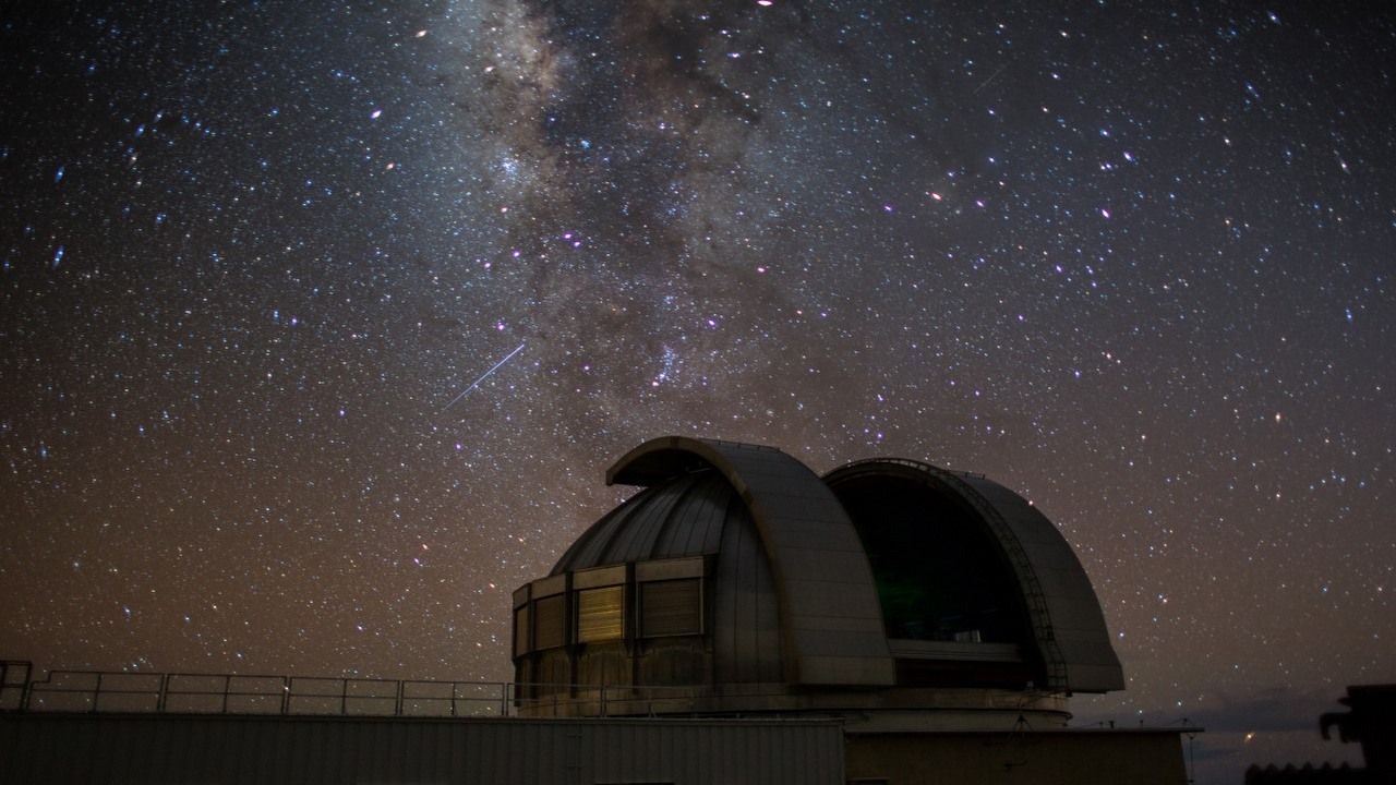 Kolejne odkrycie teleskopu Jamesa Webba. Woda i metan na jednej z planet, źródło grafiki: Conner Baker | Unsplash.