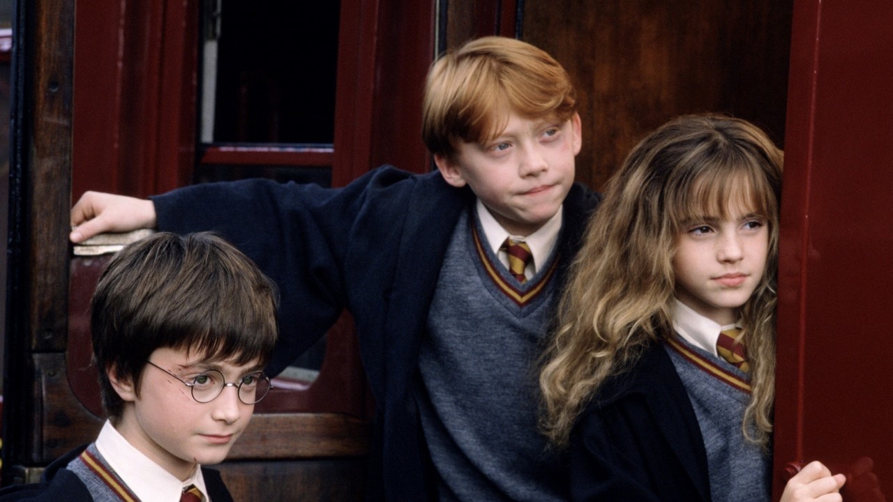 Wszystko, co wiemy o nowym serialu Harry Potter od Max, źródło grafiki: Harry Potter i Kamień Filozoficzny; reż. Chris Columbus; Warner Cinema; 2001.
