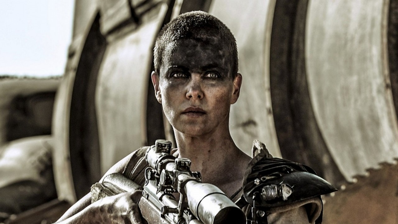 Tak Anya Taylor-Joy będzie wyglądała jako Furiosa w prequelu Mad Maxa, źródło grafiki: Mad Max: Na drodze gniewu; reż. George Miller; Warner Bros. Pictures; 2015.
