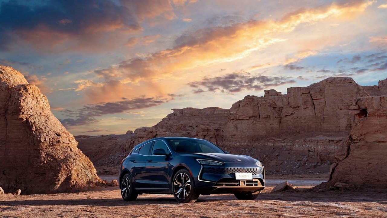 W Polsce pojawia się coraz więcej chińskich samochodów elektrycznych. Na rynku pojawiła się kolejna marka, źródło grafiki: Seres.