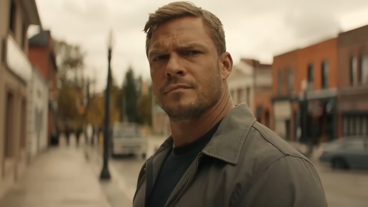 Reacher z Prime Video przedłużony o 3. sezon przed premierą 2. serii, źródło grafiki: Reacher; Nick Santora; Amazon Prime Video; 2022.