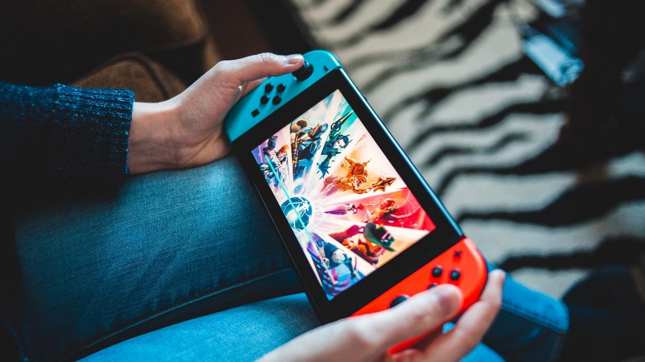 Nintendo Switch 2 z ekranem OLED od Samsunga, może zadebiutować wcześniej niż myślimy, źródło grafiki: Unsplash | Erik Mclean.