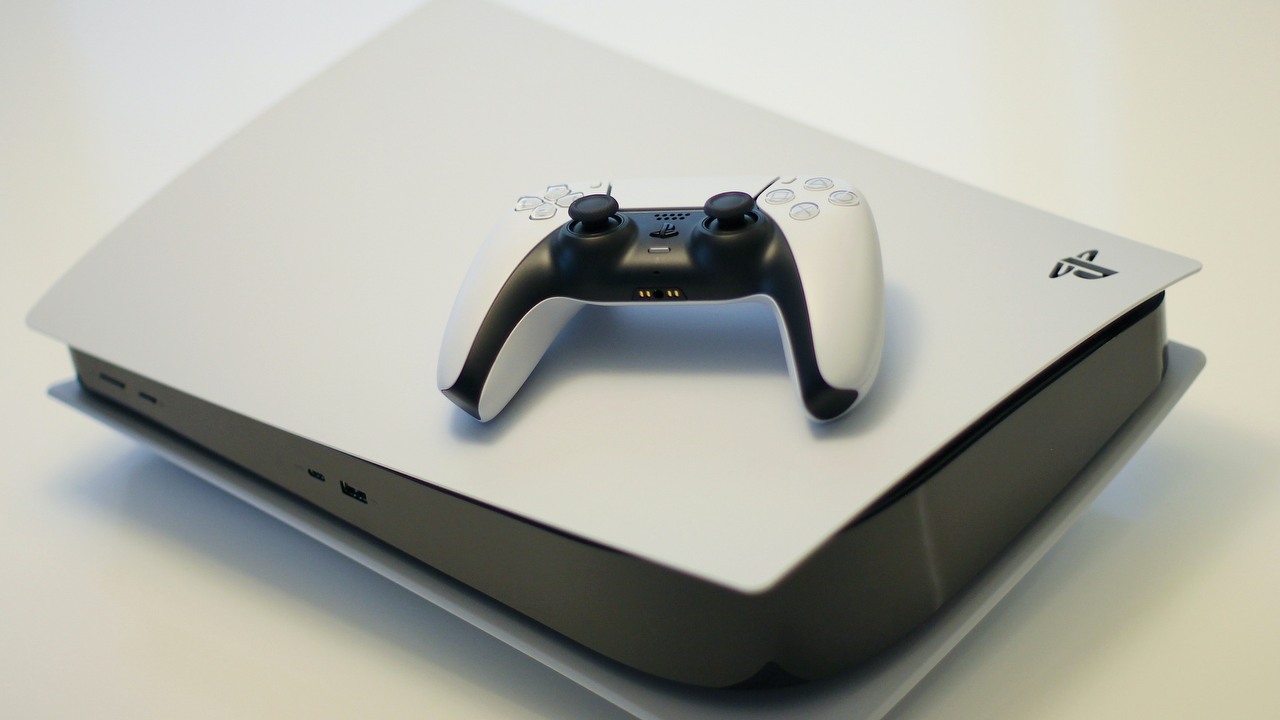 Aktualizacja systemowa PlayStation 5 numer 23.02-08.40.00 już wylądowała, źródło grafiki: Kerde Severin | Unsplash.