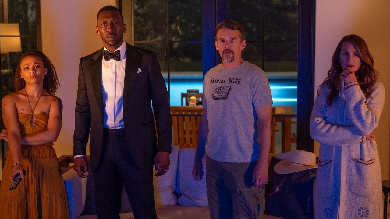 Barack Obama pomagał przy Leave The World Behind Netflixa. Jaka była jego rola podczas prac nad filmem?, źródło grafiki: Zostaw świat za sobą; reż. Sam Esmail; Netflix; 2023.