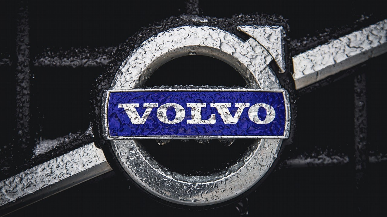 W 1974 roku Szwecja sprzedała Korei Północnej 1000 samochodów Volvo. Do dziś rząd w Pyongyangu jest jej winien 300 milionów euro, źródło grafiki: Unsplash | Aaron Doucett..