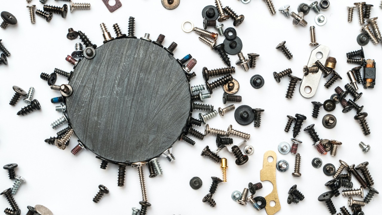 Odkryto nowy rodzaj lewitacji magnetycznej. Otwiera to interesujące możliwości dla przemysłu, źródło grafiki: Unsplash | Dan Cristian Pădure?.