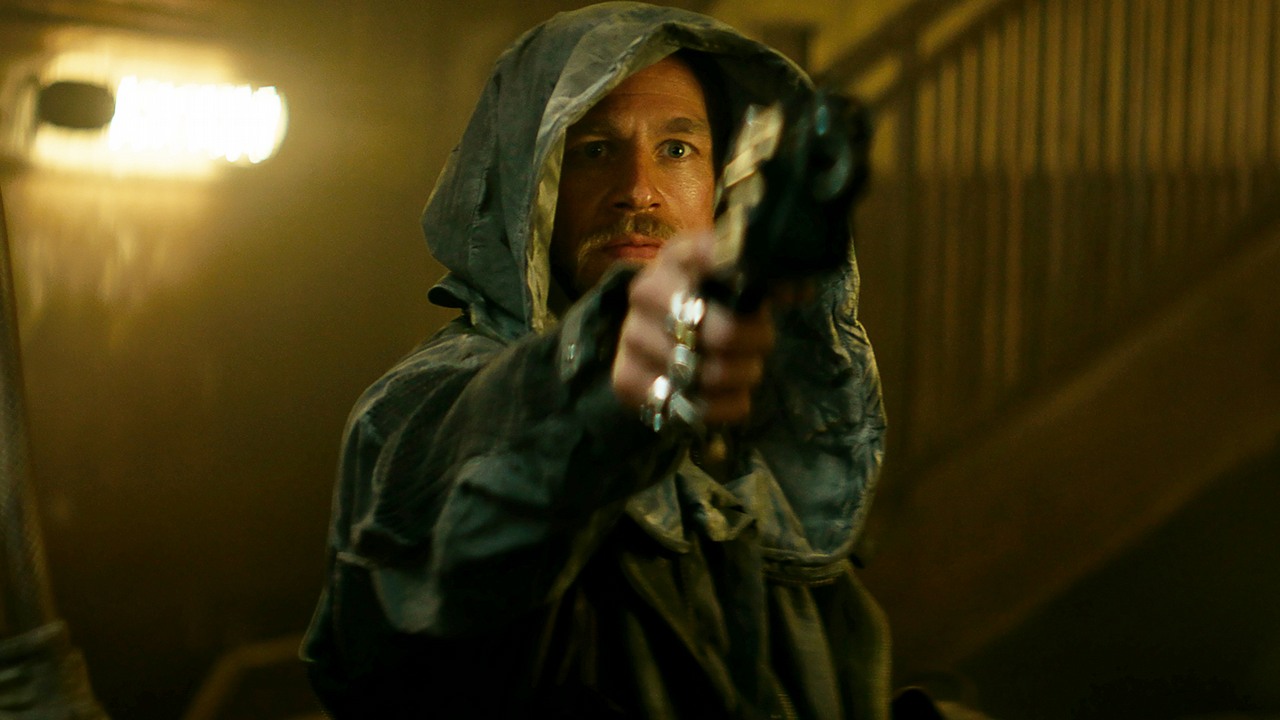 Fani DC od lat chcieli, żeby Charlie Hunnam zagrał Green Arrowa. Okazuje się, że zaproponowano mu rolę, źródło grafiki: Rebel Moon, Zack Snyder, Netflix, 2023.