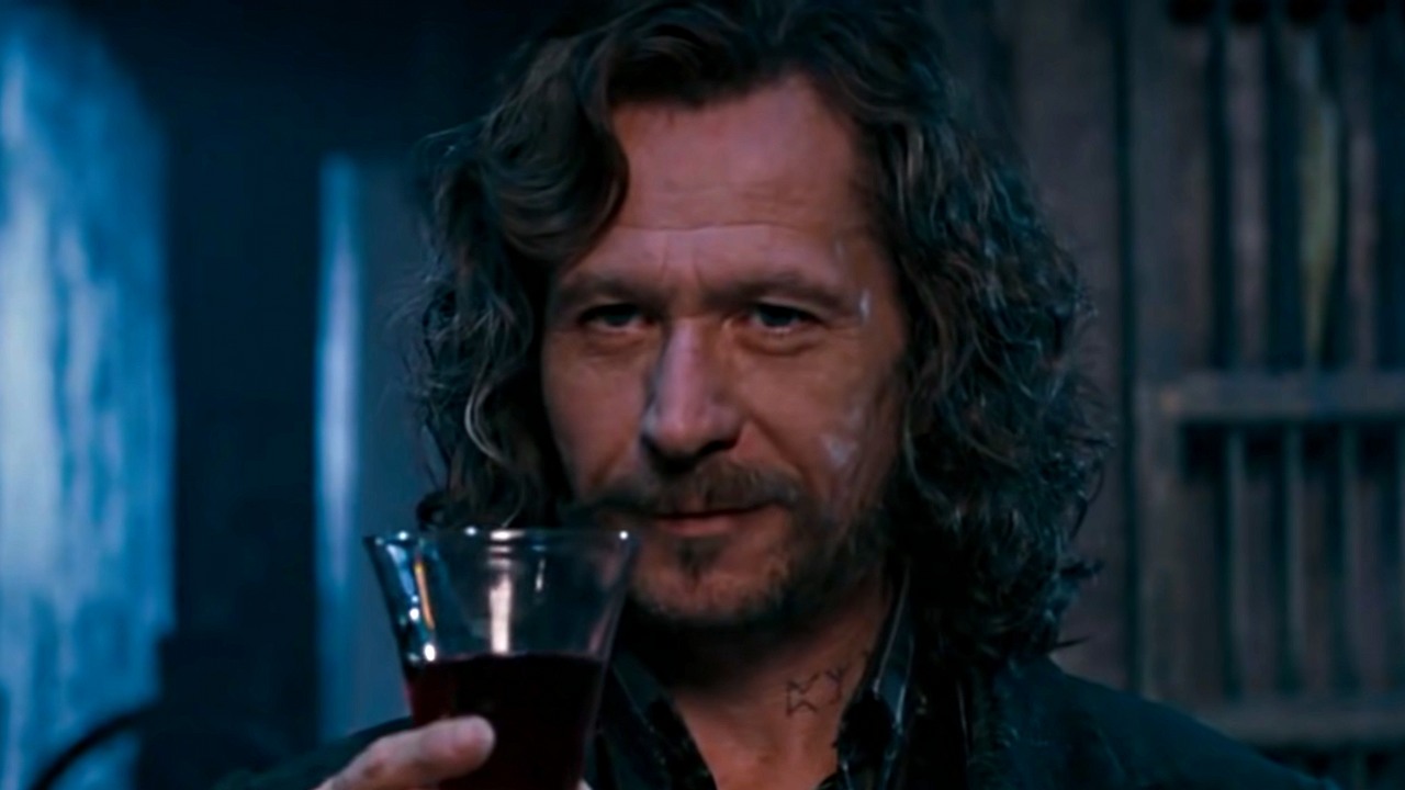 Gary Oldman wyznał, że Harry Potter go „ocalił”, źródło grafiki: Harry Potter i Zakon Feniksa, reż. David Yates, Warner Bros., 2007.