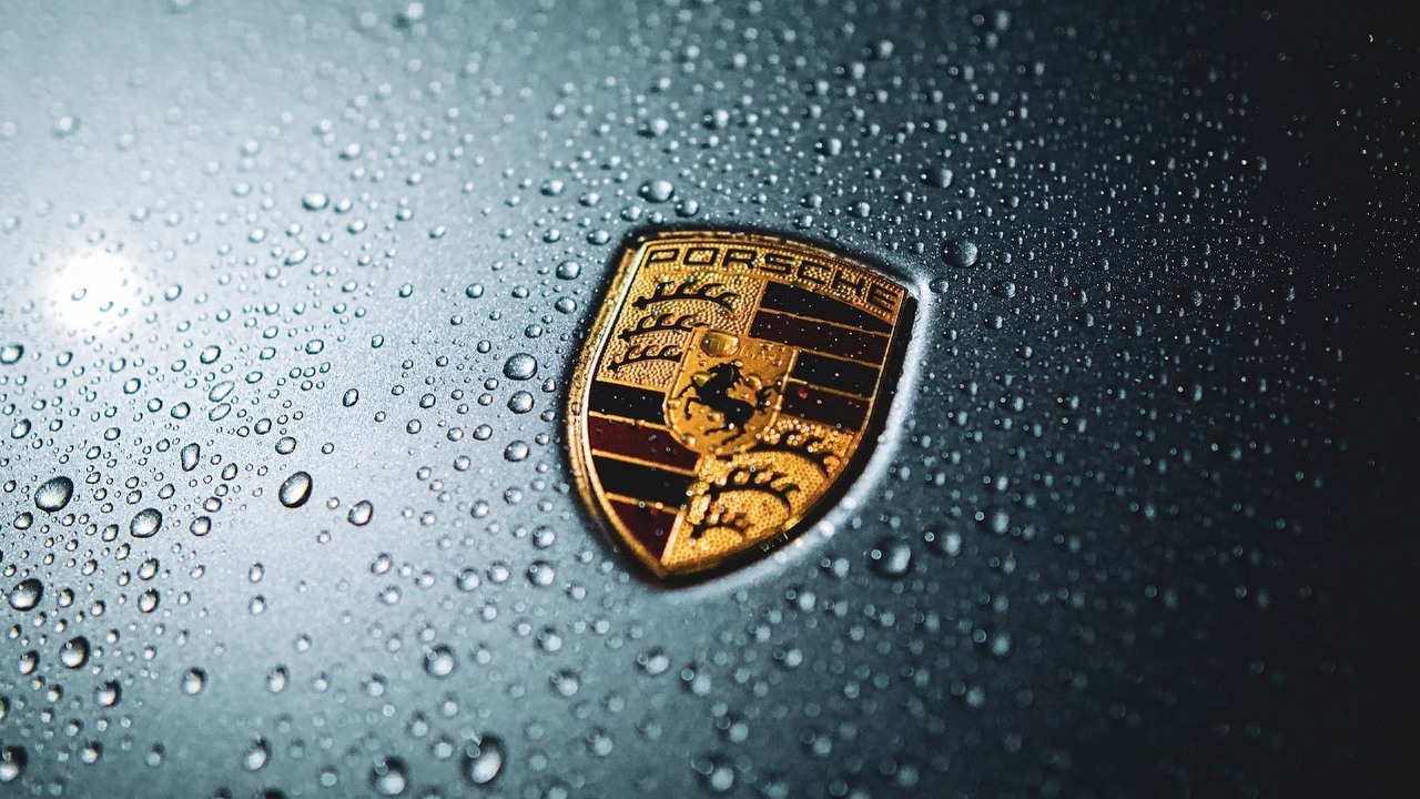 Unikalne smartfony Honora pędzą na rynek z prędkością Porsche, źródło grafiki: Unsplash | Christian Lue.